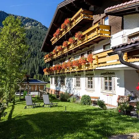 Guest house Landhaus Perktold Nesselwangle