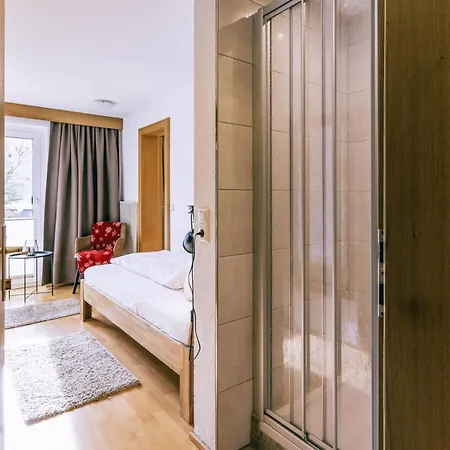 Pensionat Perktold 3*